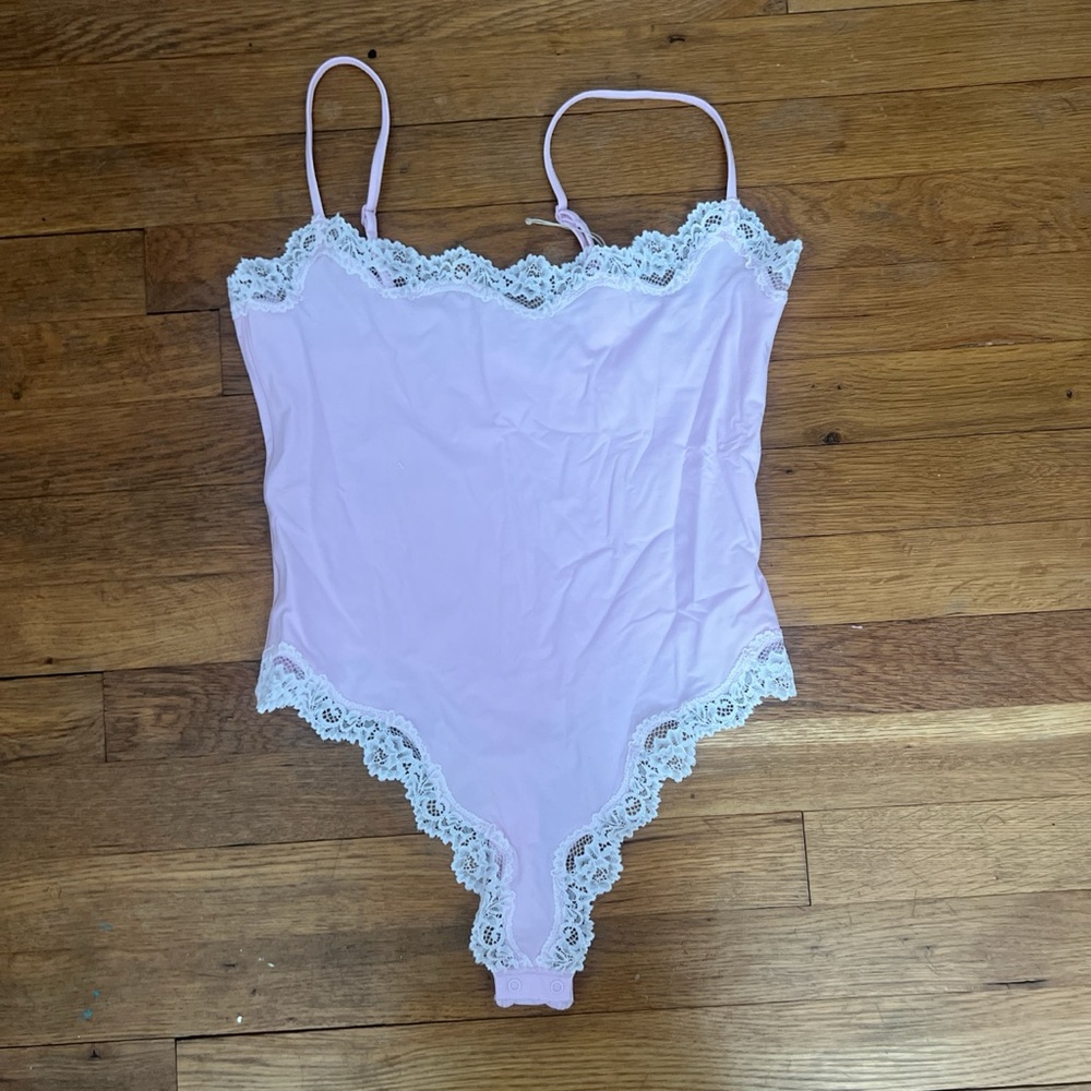 NWT SKIMS Cherry Blossom Lace Bodysuit Size M